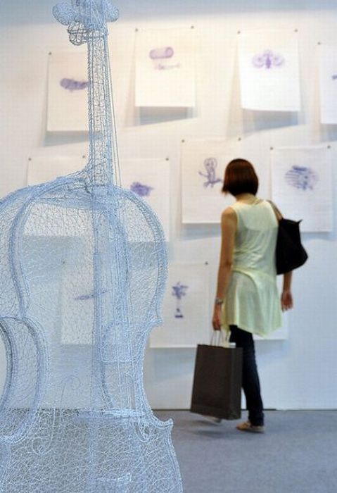 3D Chicken Wire Sculptures (15 pics)