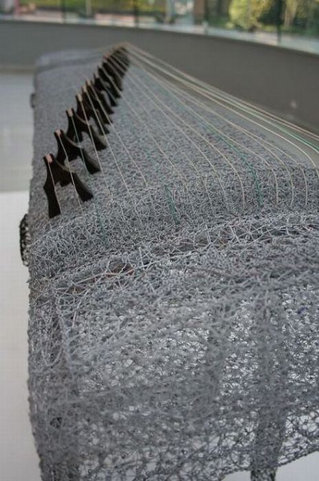 3D Chicken Wire Sculptures (15 pics)