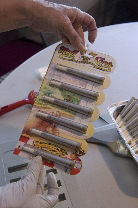 The Production of Cannabis Cigarettes (15 pics)