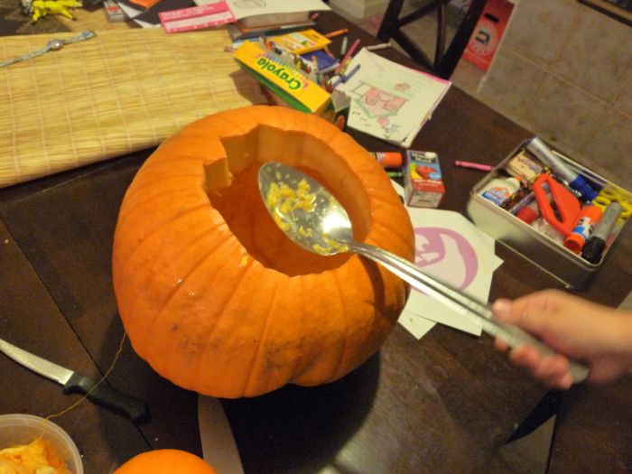 How to Create a Cannibal Pumpkin (34 pics)