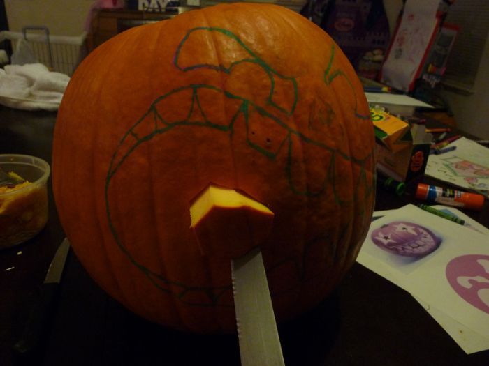 How to Create a Cannibal Pumpkin (34 pics)