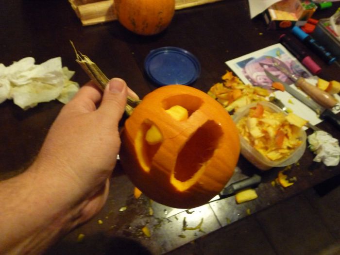 How to Create a Cannibal Pumpkin (34 pics)