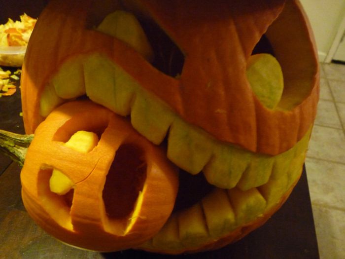 How to Create a Cannibal Pumpkin (34 pics)
