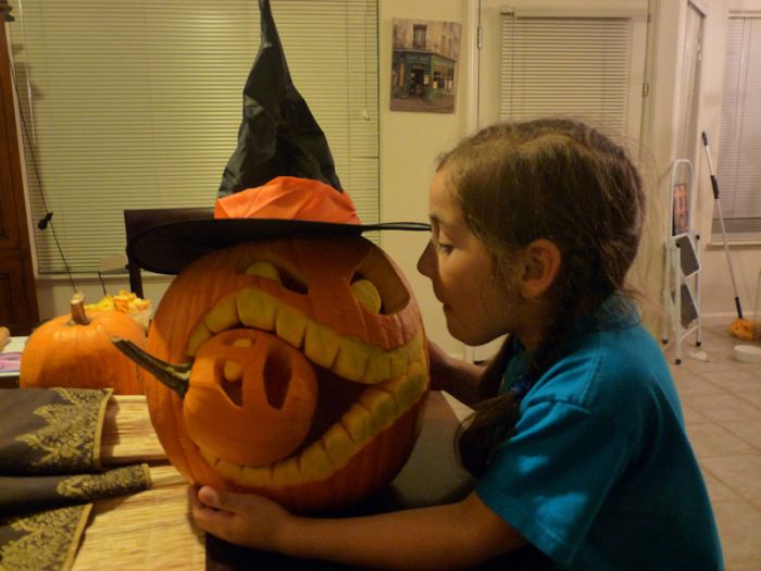 How to Create a Cannibal Pumpkin (34 pics)