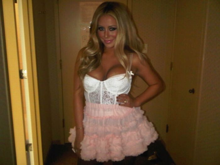 The Best of Aubrey O'Day Twitter Photos (20 pics)