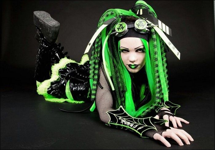 Cybergoth Girls (38 pics)