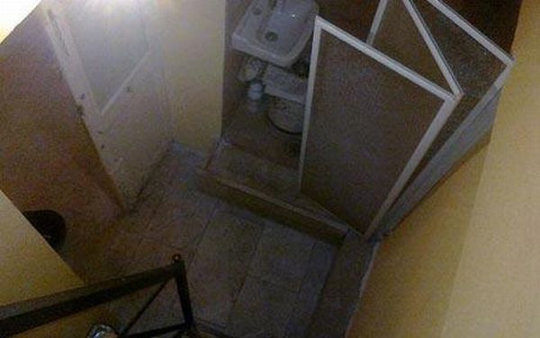 World's Smallest Apartment (2 pics)