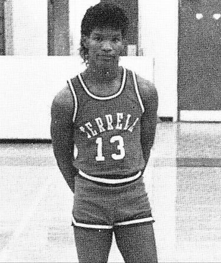 Celebrities Who Played High School Sports (25 pics)