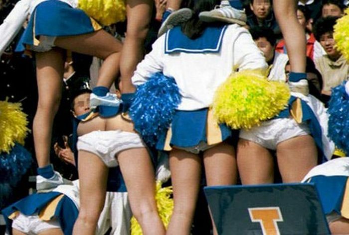 Cheerleader Fails (19 pics) .