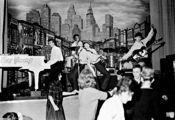 Early Beatles Photos (145 pics)