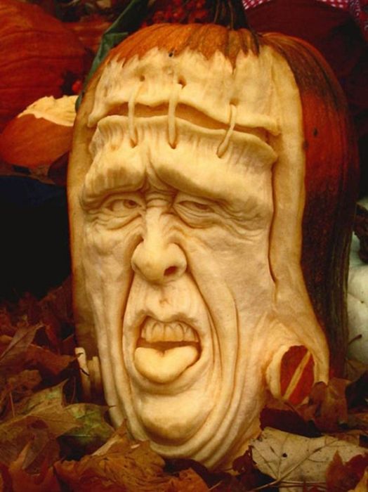 Incredible Pumpkin Carvings (19 pics)