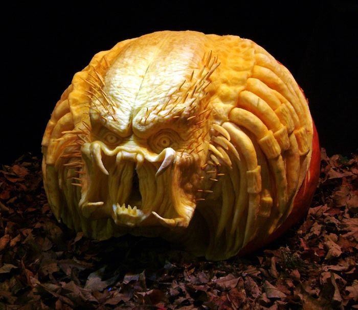 Incredible Pumpkin Carvings (19 pics)