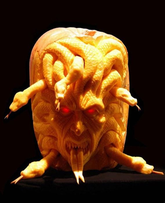 Incredible Pumpkin Carvings (19 pics)