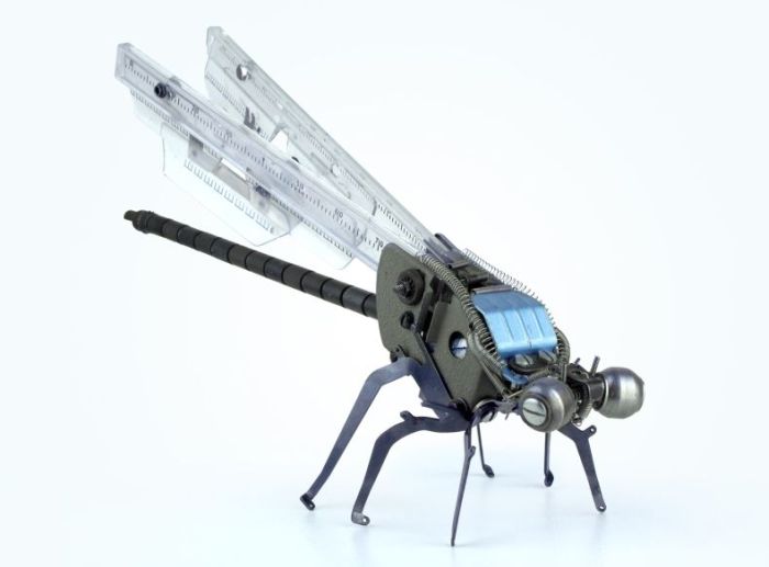 Amazing Sculptures Made Out of Typewriter Parts (34 pics)