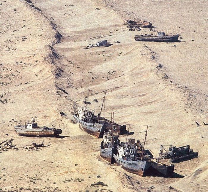 When a Sea Disappears (12 pics)
