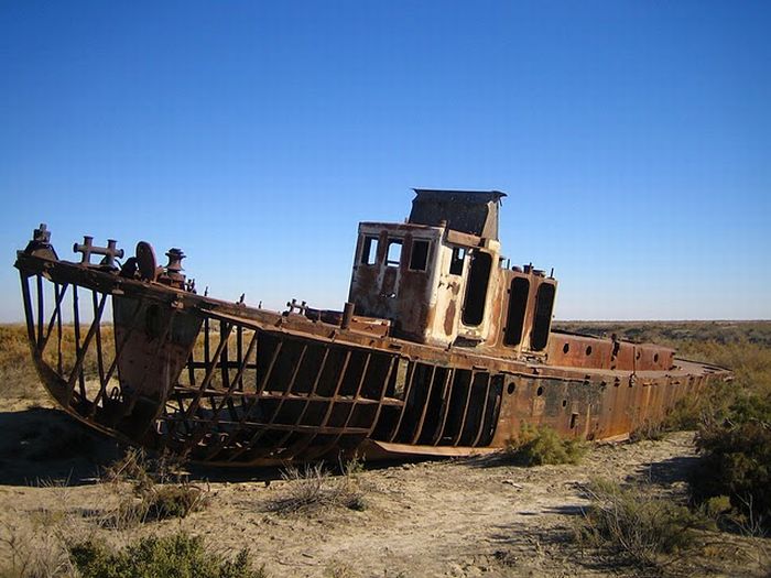 When a Sea Disappears (12 pics)