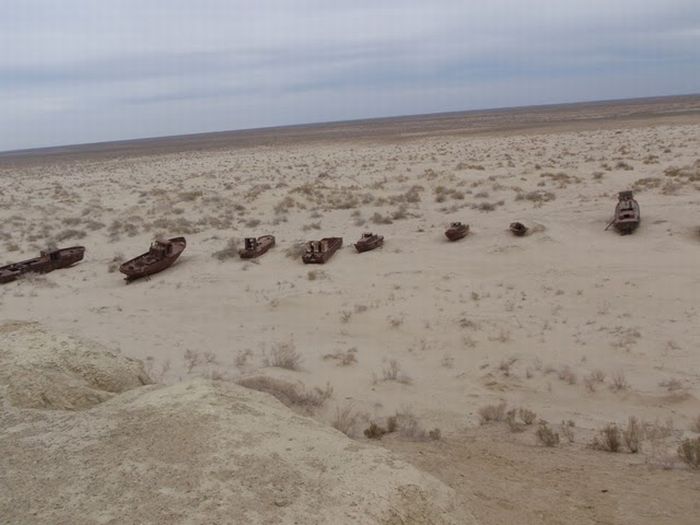 When a Sea Disappears (12 pics)