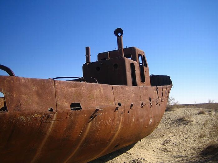 When a Sea Disappears (12 pics)
