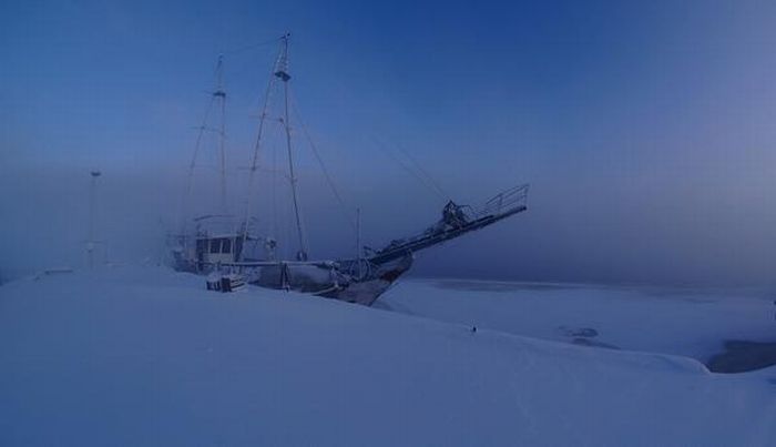 Ships at Winter (15 pics)