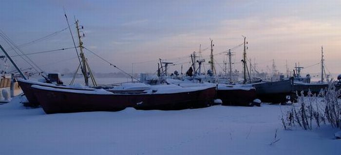 Ships at Winter (15 pics)
