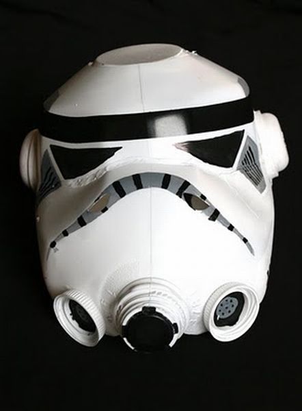 Hilarious Stormtrooper Mask (10 pics)