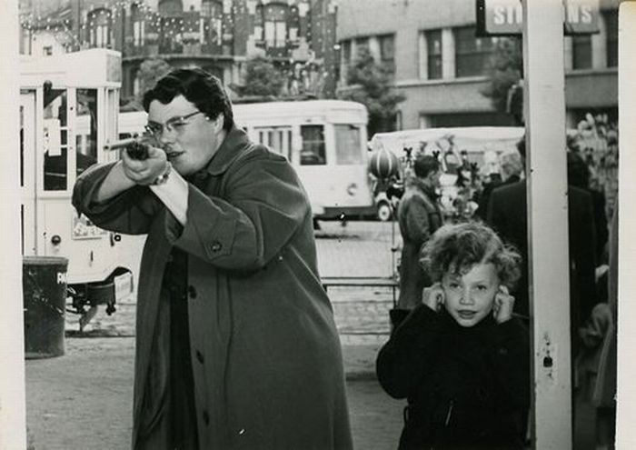 Vintage Photos of Women with Guns (27 pics)