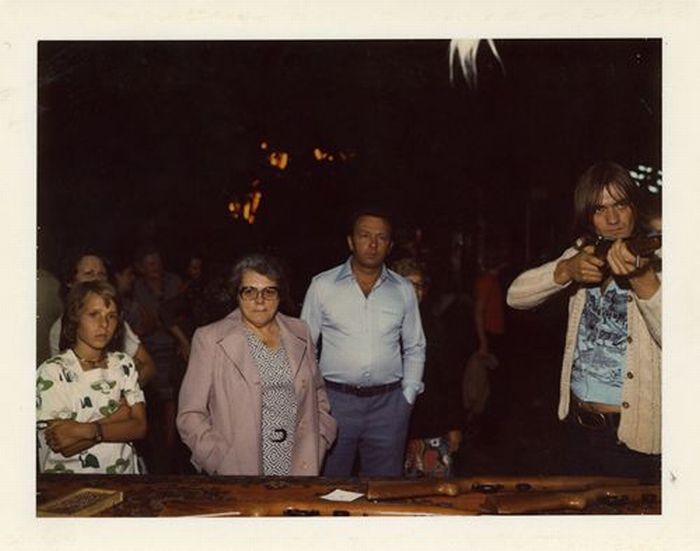 Vintage Photos of Women with Guns (27 pics)