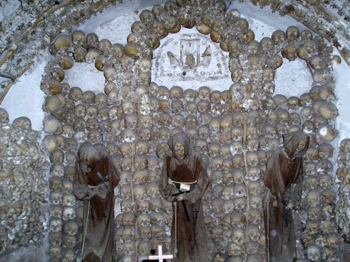 The Crypt of Santa Maria della Concezione (13 pics)