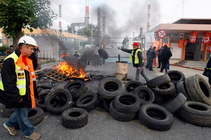 Strikes in France Continue (30 pics)
