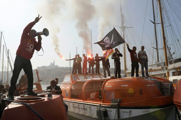 Strikes in France Continue (30 pics)