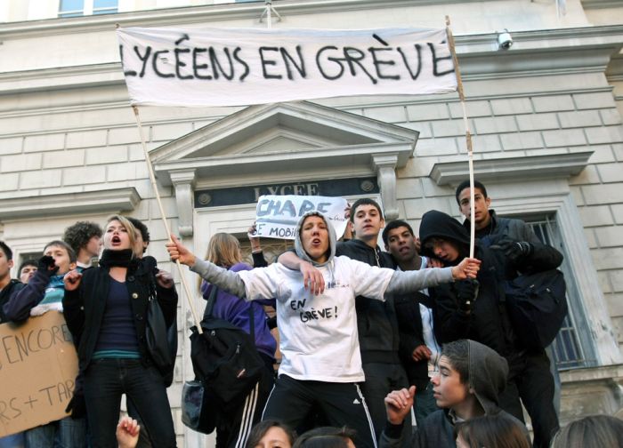 Strikes In France Continue Pics