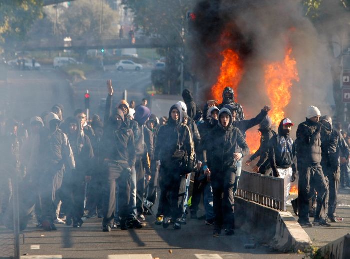 Strikes in France Continue (30 pics)