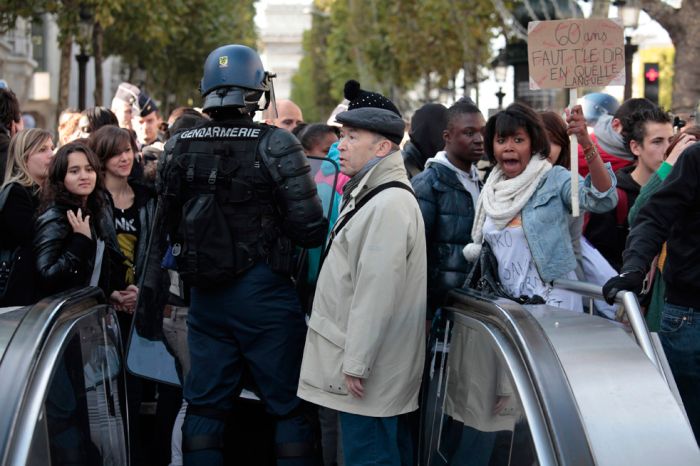 Strikes in France Continue (30 pics)