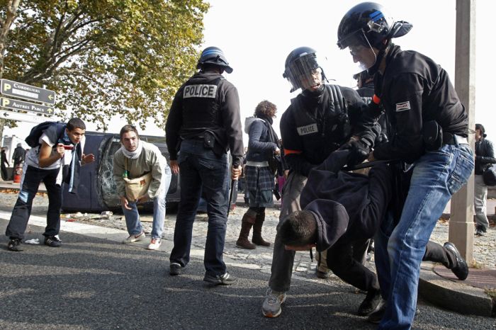 Strikes in France Continue (30 pics)