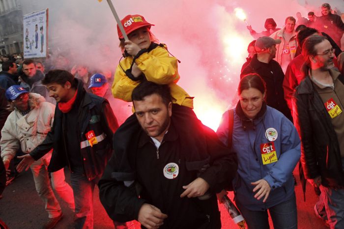 Strikes in France Continue (30 pics)
