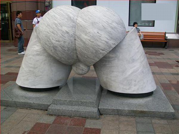 Strange Statues (34 pics)