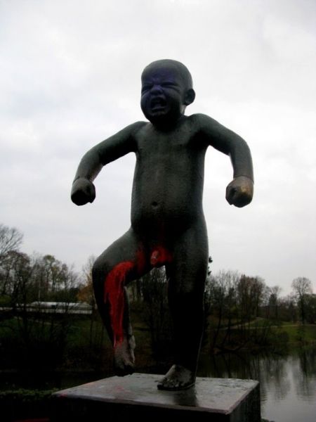 Strange Statues (34 pics)