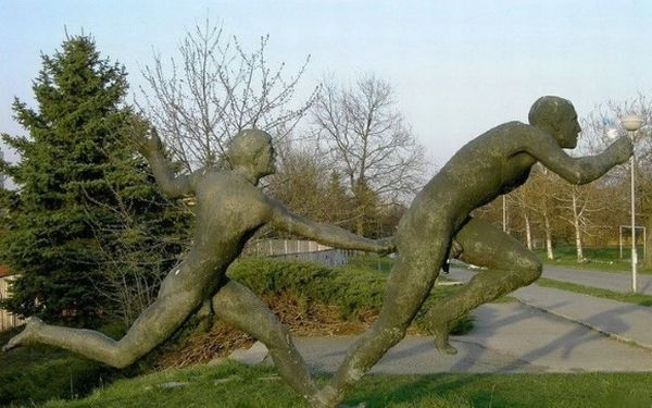 Strange Statues (34 pics)