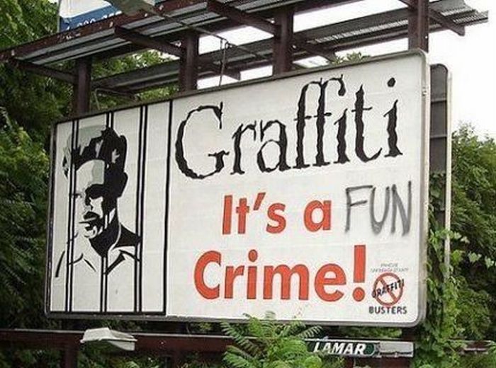 Billboards Improved By Graffiti (40 pics)