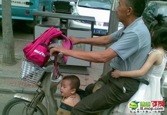 Taking Kids to School (4 pics)