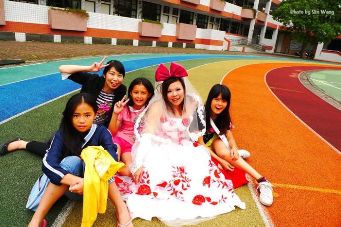 Taiwanese Woman Marries Herself (11 pics)