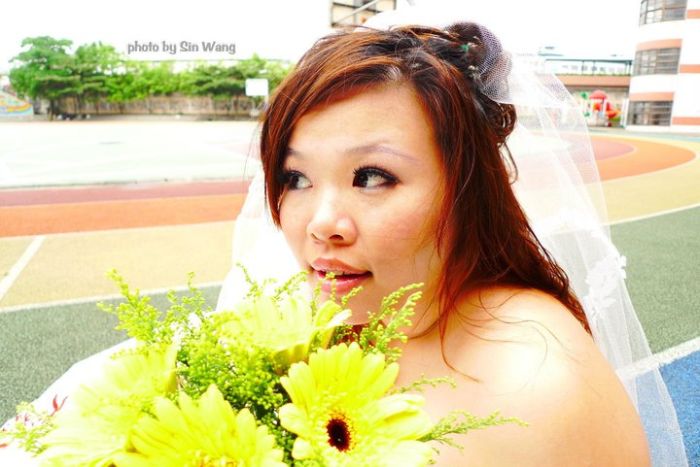 Taiwanese Woman Marries Herself (11 pics)