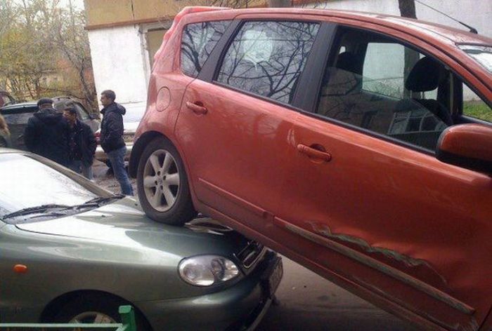 Great Parking Skills (4 pics)