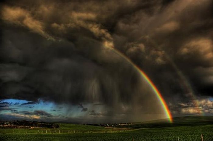 Unusual Places for Rainbows (30 pics)