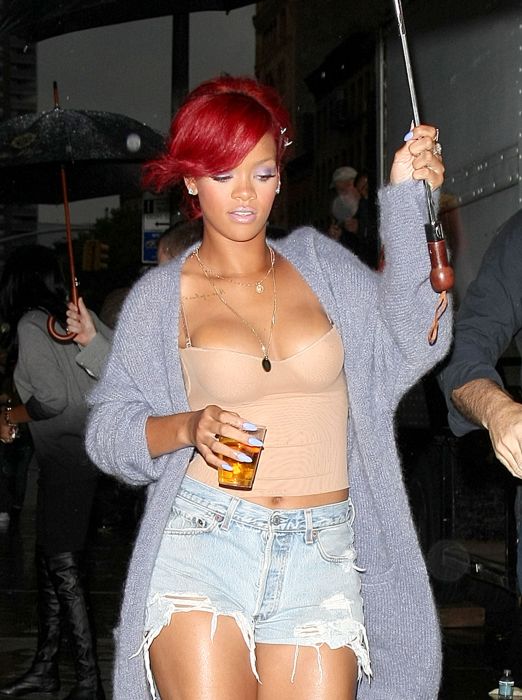 Rihanna on 'What’s My Name' music video set in Tribeca, October 27 (18 pics)
