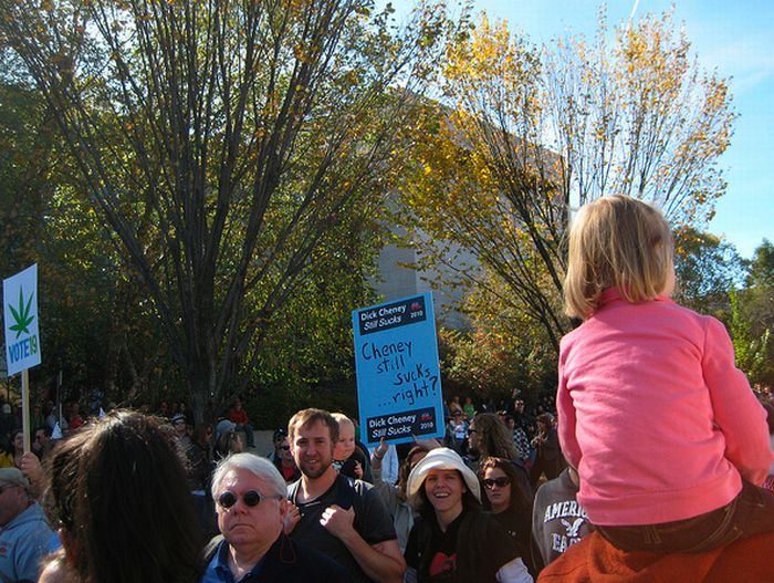 The 100 Best Signs At The Rally To Restore Sanity And/Or Fear (100 pics)