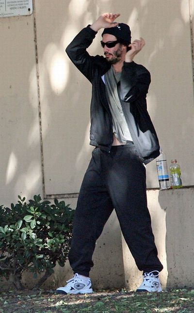 Keanu Reeves Practicing Tai Chi Next To A Parking Lot (9 pics)