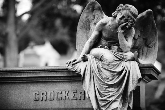 Beautiful Cemetery Sculptures (20 photos)