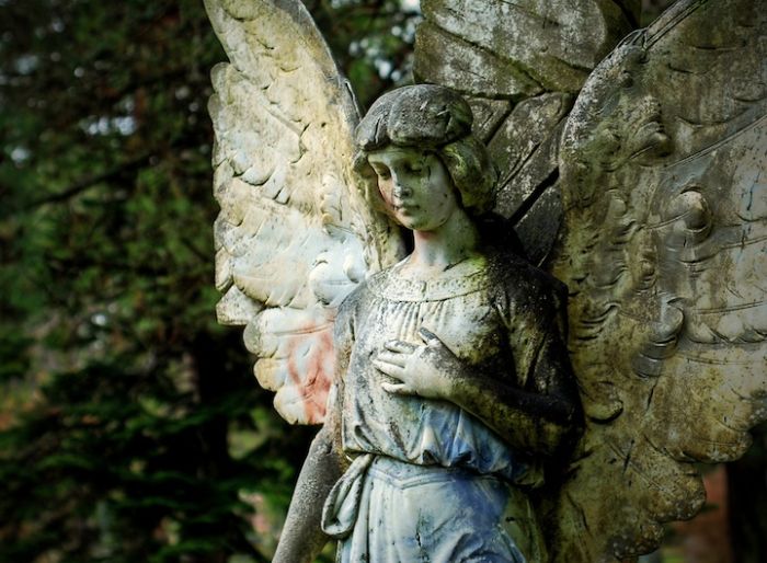 Beautiful Cemetery Sculptures (20 photos)