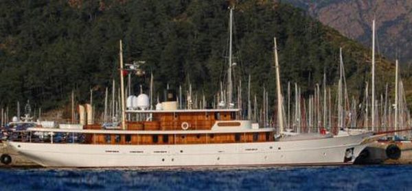 Vajoliroja, Johny Depp's Luxury Yacht (12 pics)